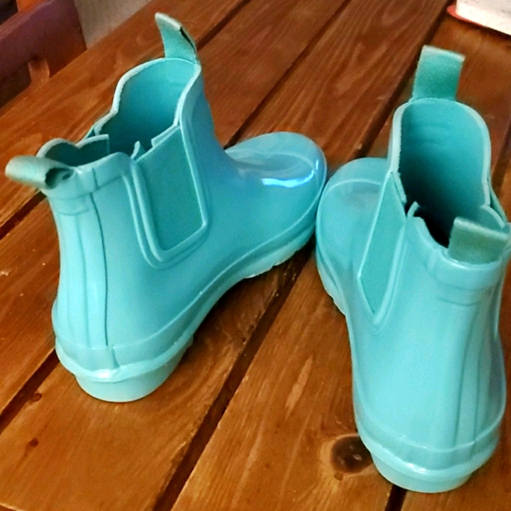 NWoT HUNTER Tiffany Blue Chelsea Boot